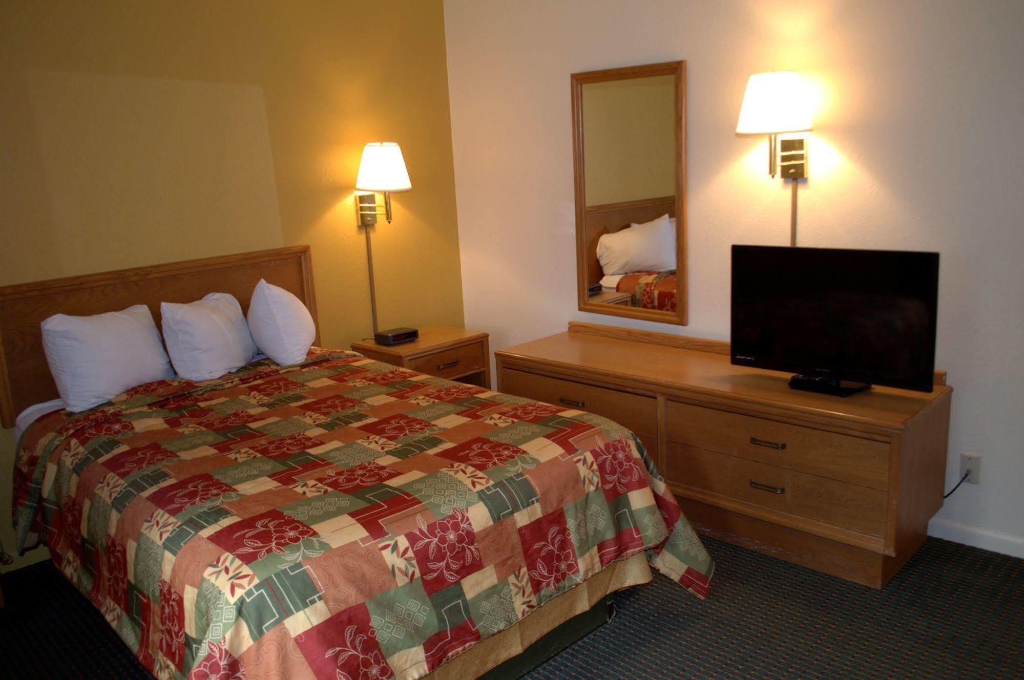 Budget Host Inn Sandusky Exteriör bild